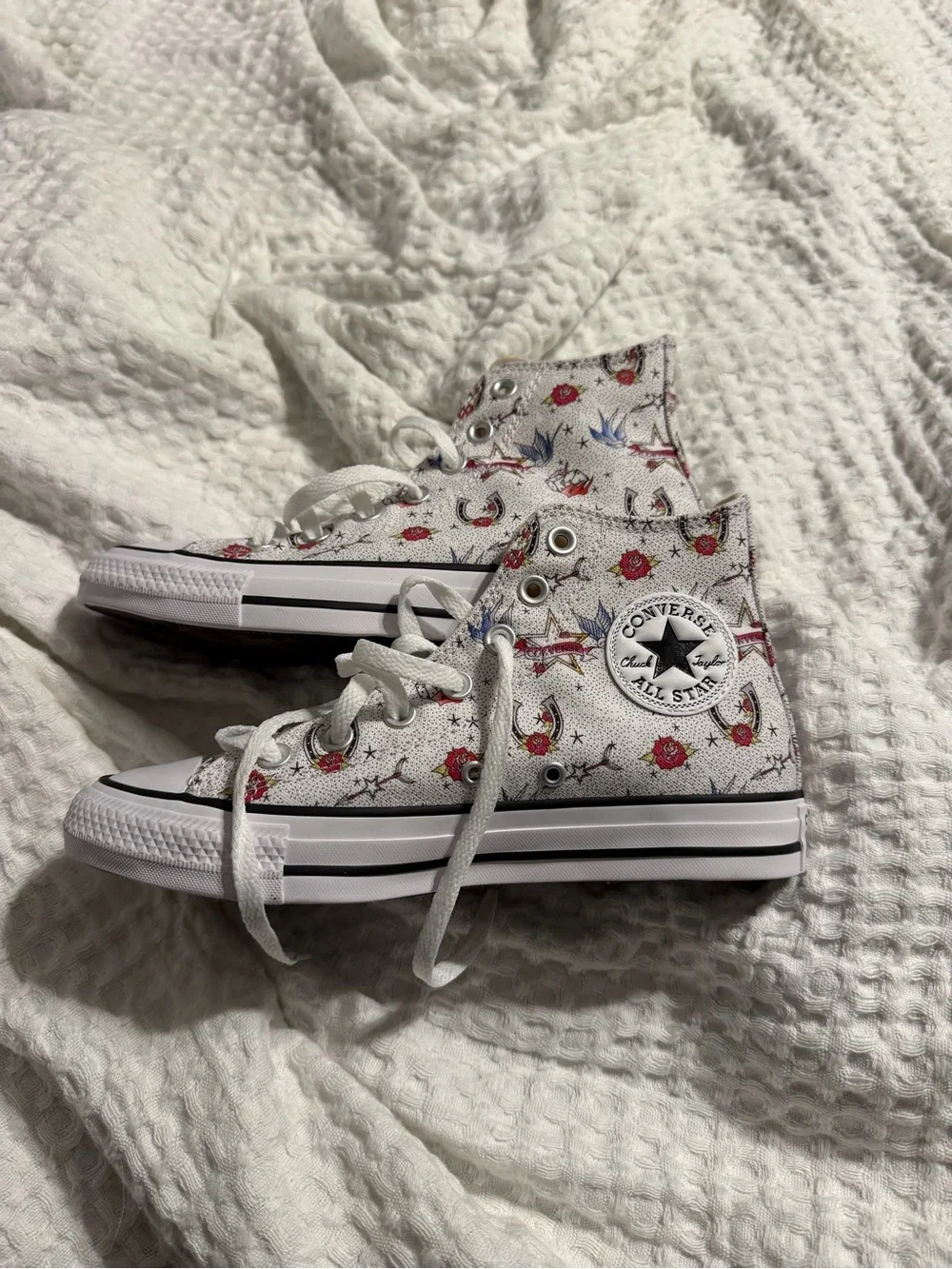 Converse White High-Top Sneakers with Red and Blue traditional tattoo flash - Picture 2 of 4
